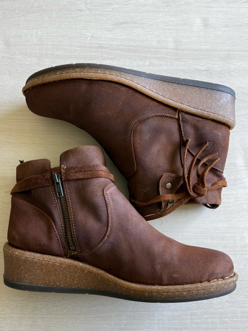 Born Brown Leather Ankle Boots Women’s Wedge Wrap Tie Boho Western Booties - Picture 10 of 15